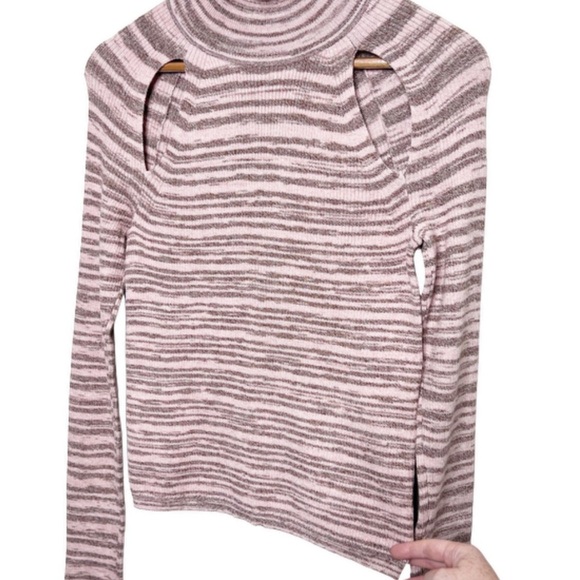 New with Tag Wild Fable Women Cold Shoulder Neutral Space Dye Turtleneck Sweater - Picture 6 of 16